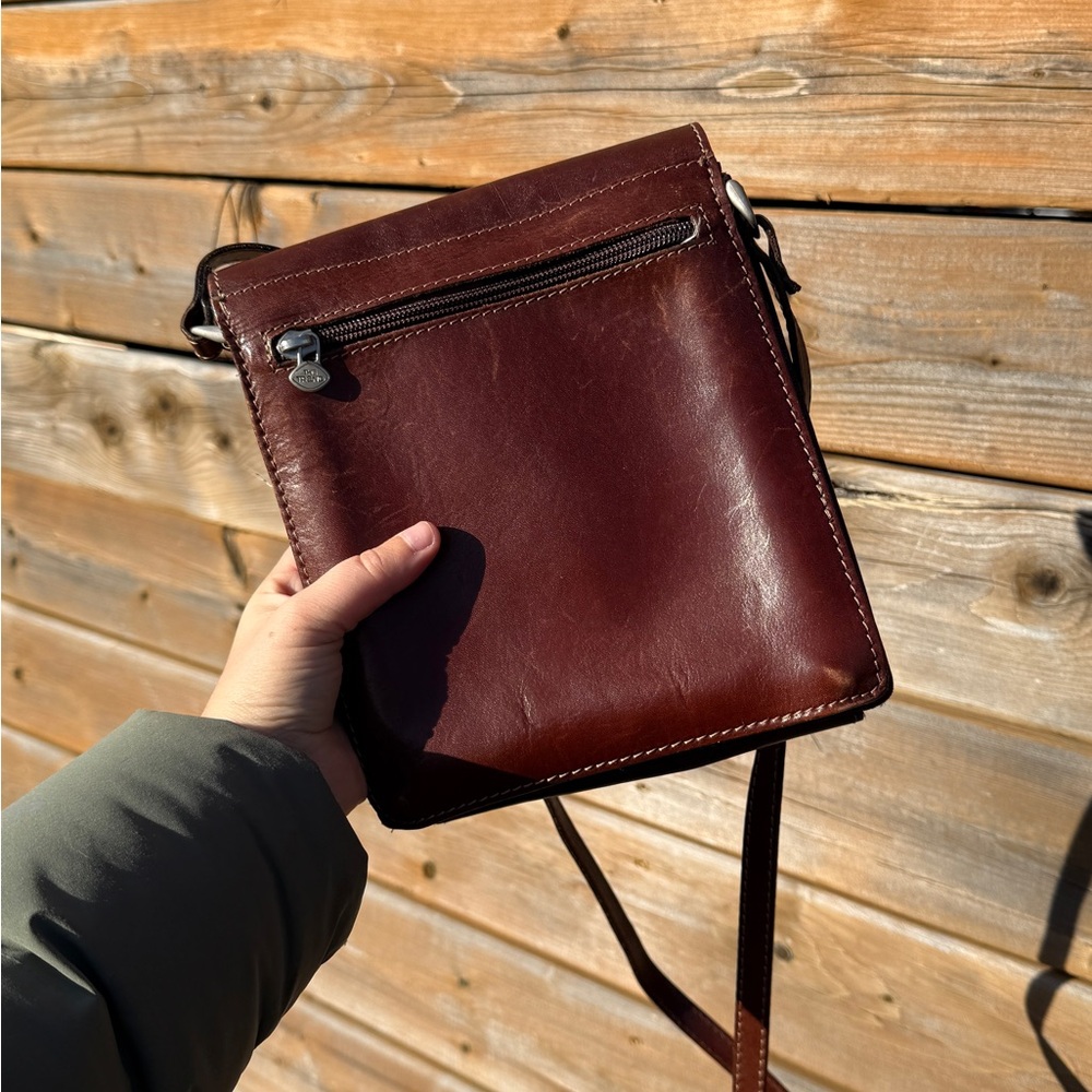 The Trend vintage Brown Leather Crossbody Bag with Silver Buckle - Picture 6 of 11